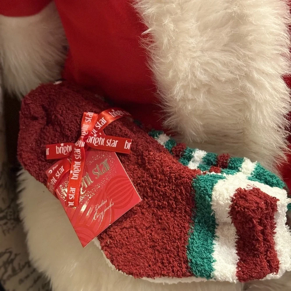 Cozy Red and Green Fuzzy Socks NWT